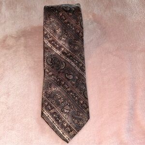 Etienne Aigner vintage bronze tan paisley print silk tie